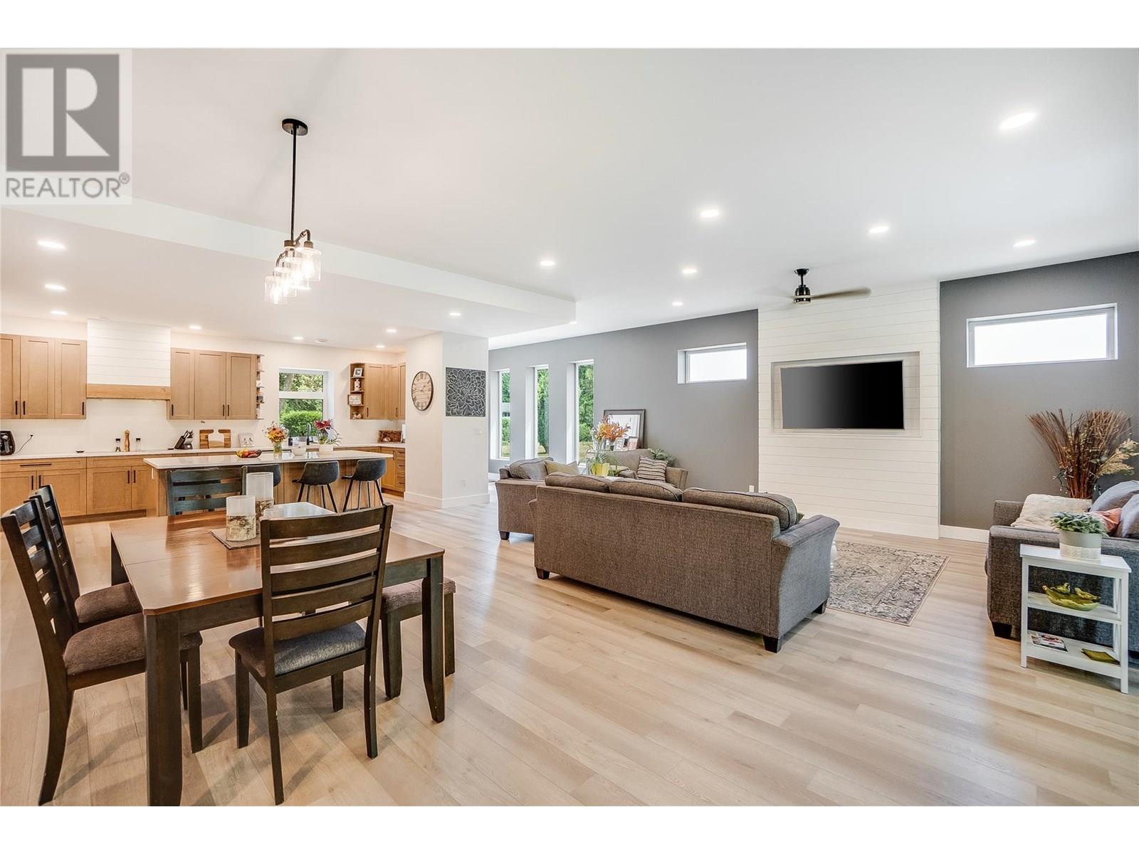 2640 10th Avenue, Castlegar