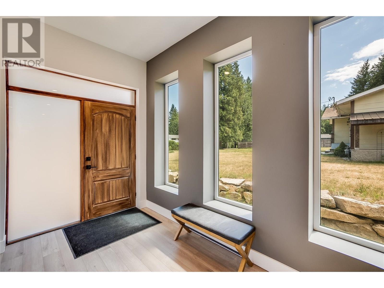 2640 10th Avenue, Castlegar