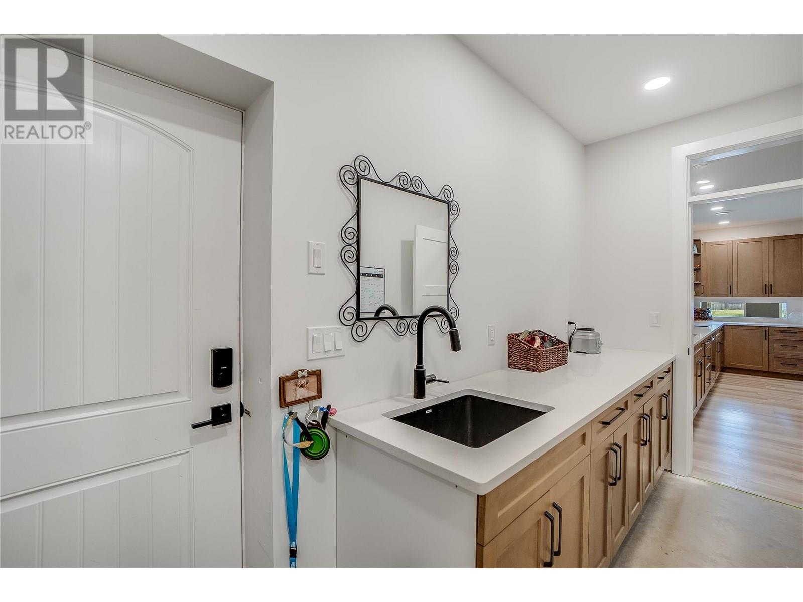 2640 10th Avenue, Castlegar