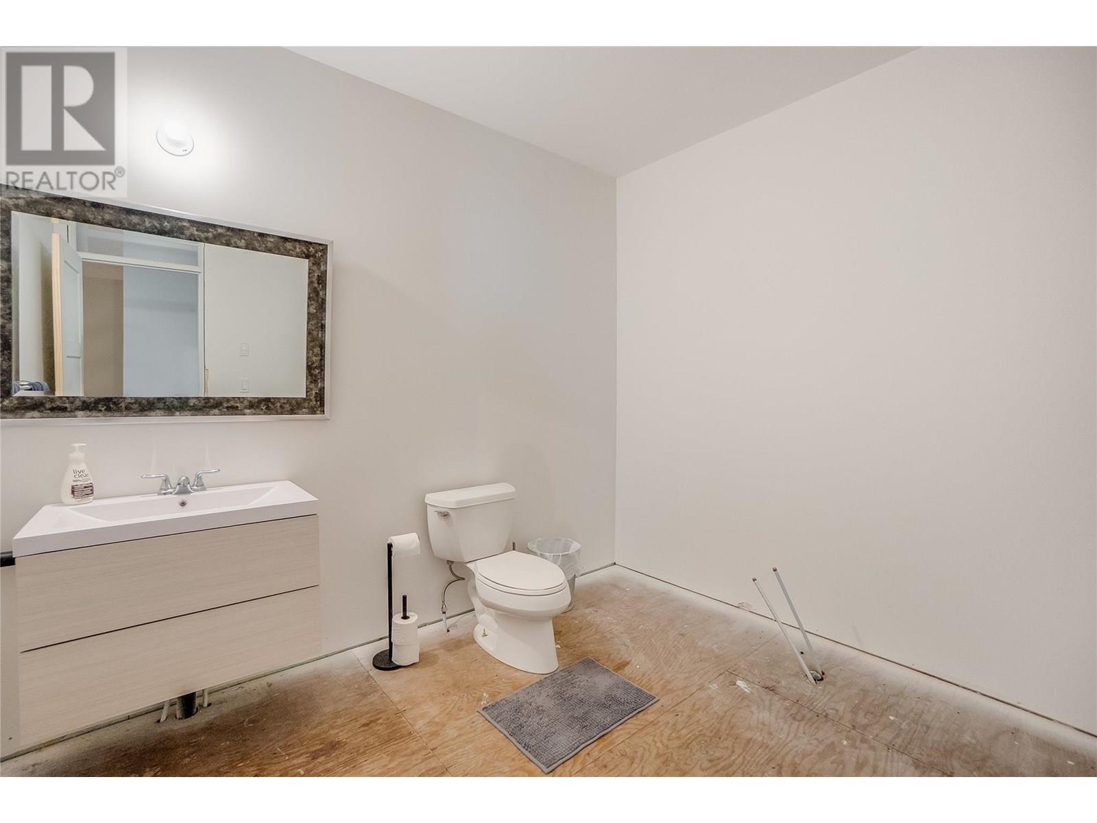2640 10th Avenue, Castlegar