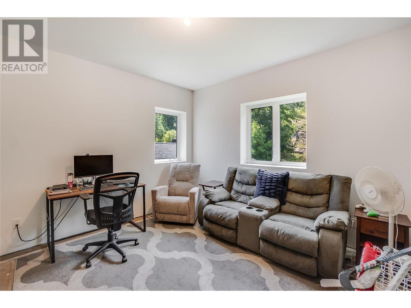 2640 10th Avenue, Castlegar