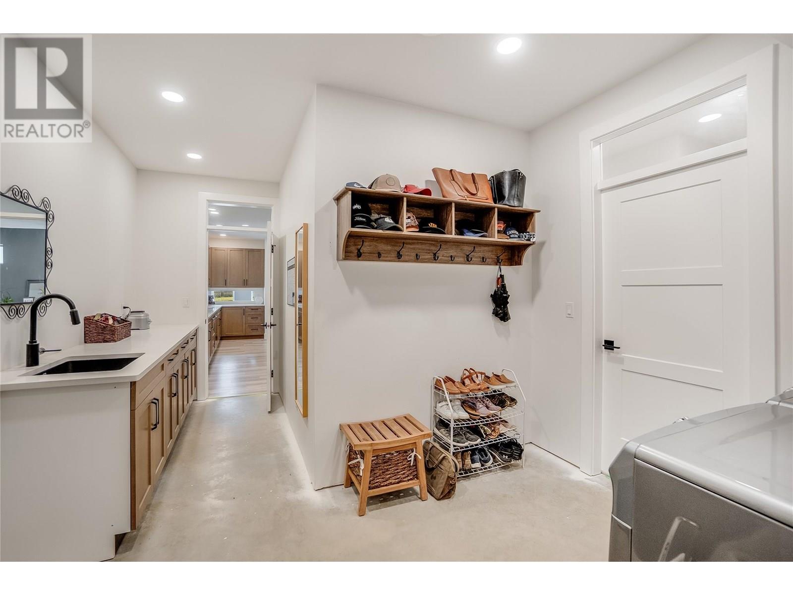 2640 10th Avenue, Castlegar