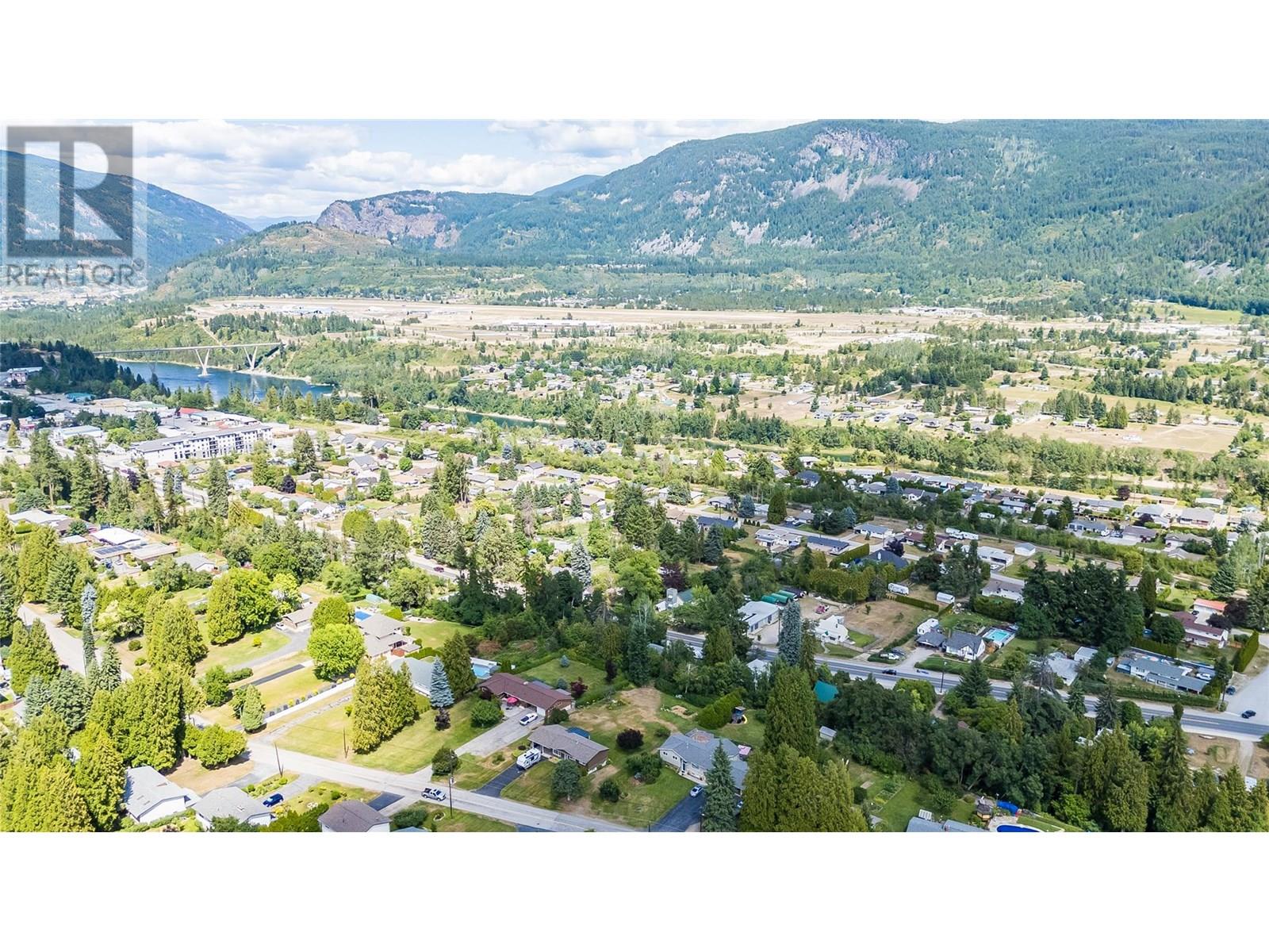 2640 10th Avenue, Castlegar