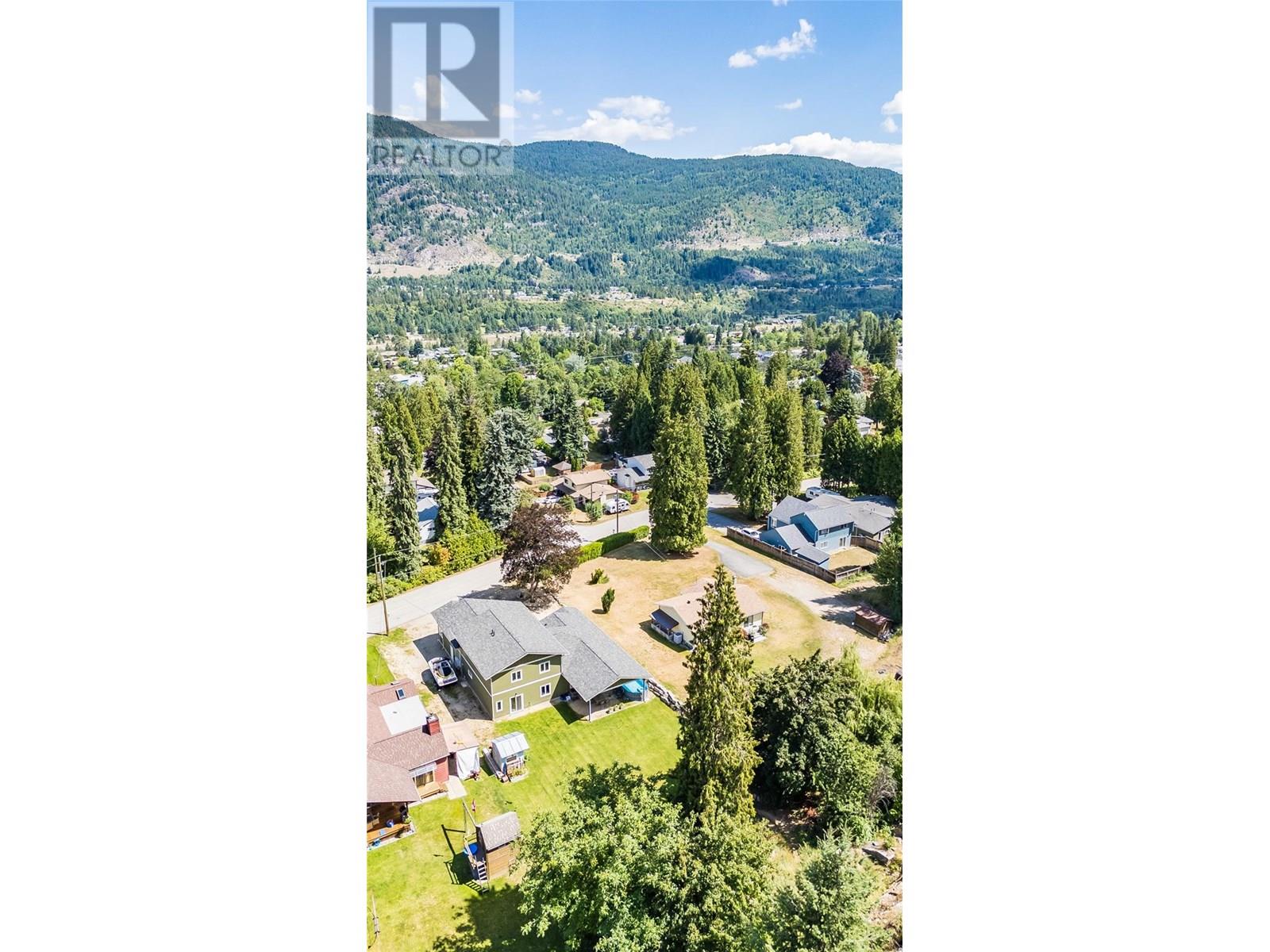 2640 10th Avenue, Castlegar