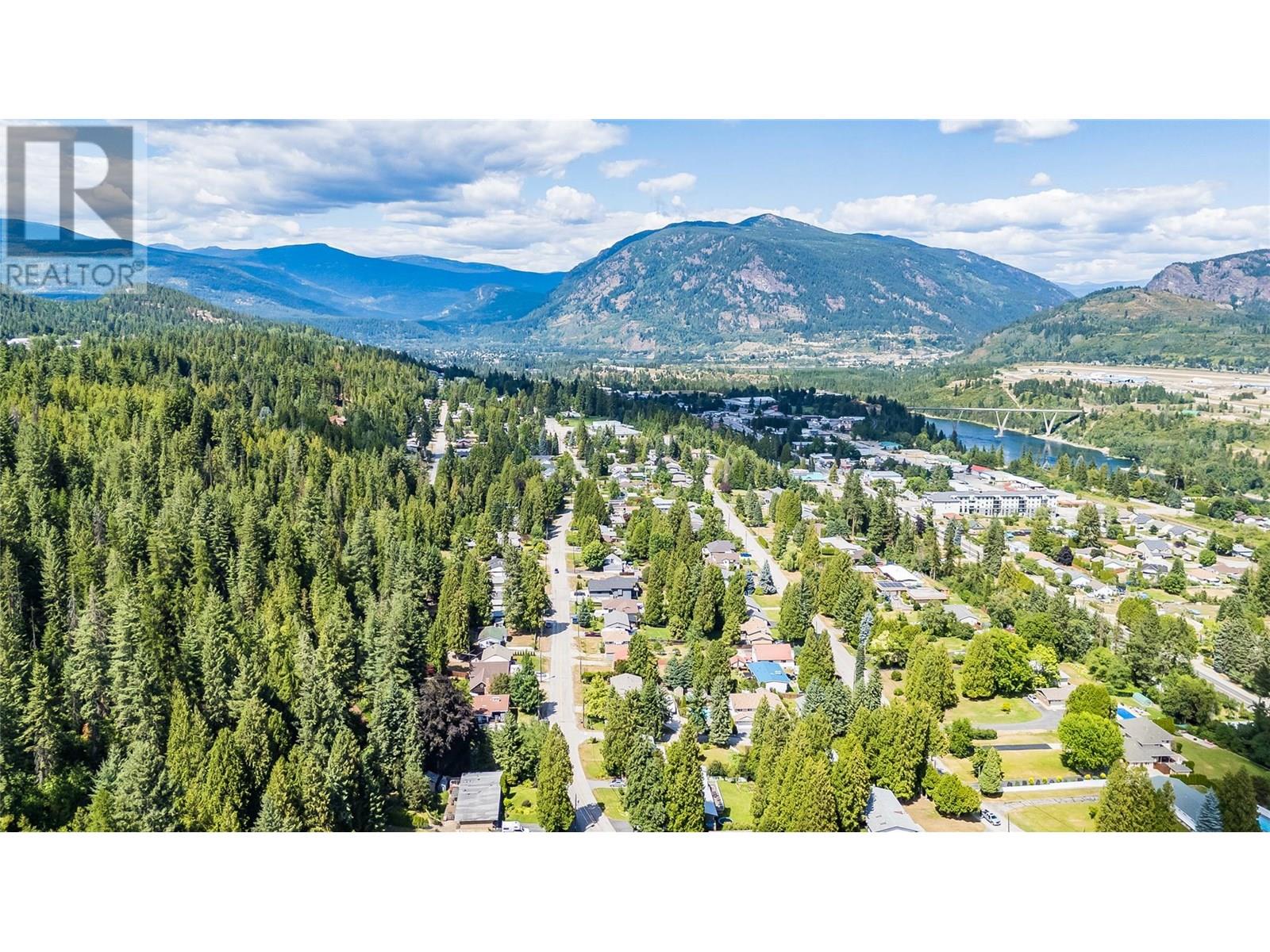 2640 10th Avenue, Castlegar