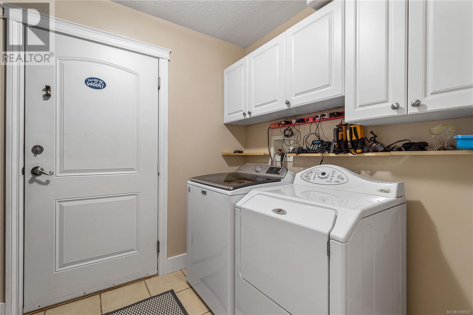 Photo 11 of 1780 Ashling Rd, Qualicum Beach BC