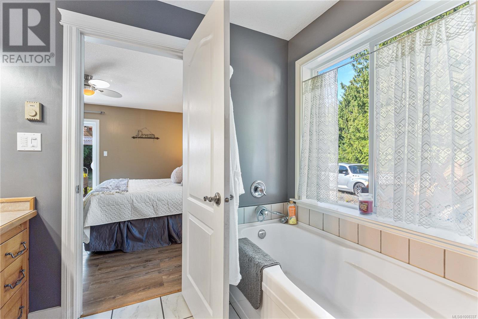 Photo 17 of 1780 Ashling Rd, Qualicum Beach BC