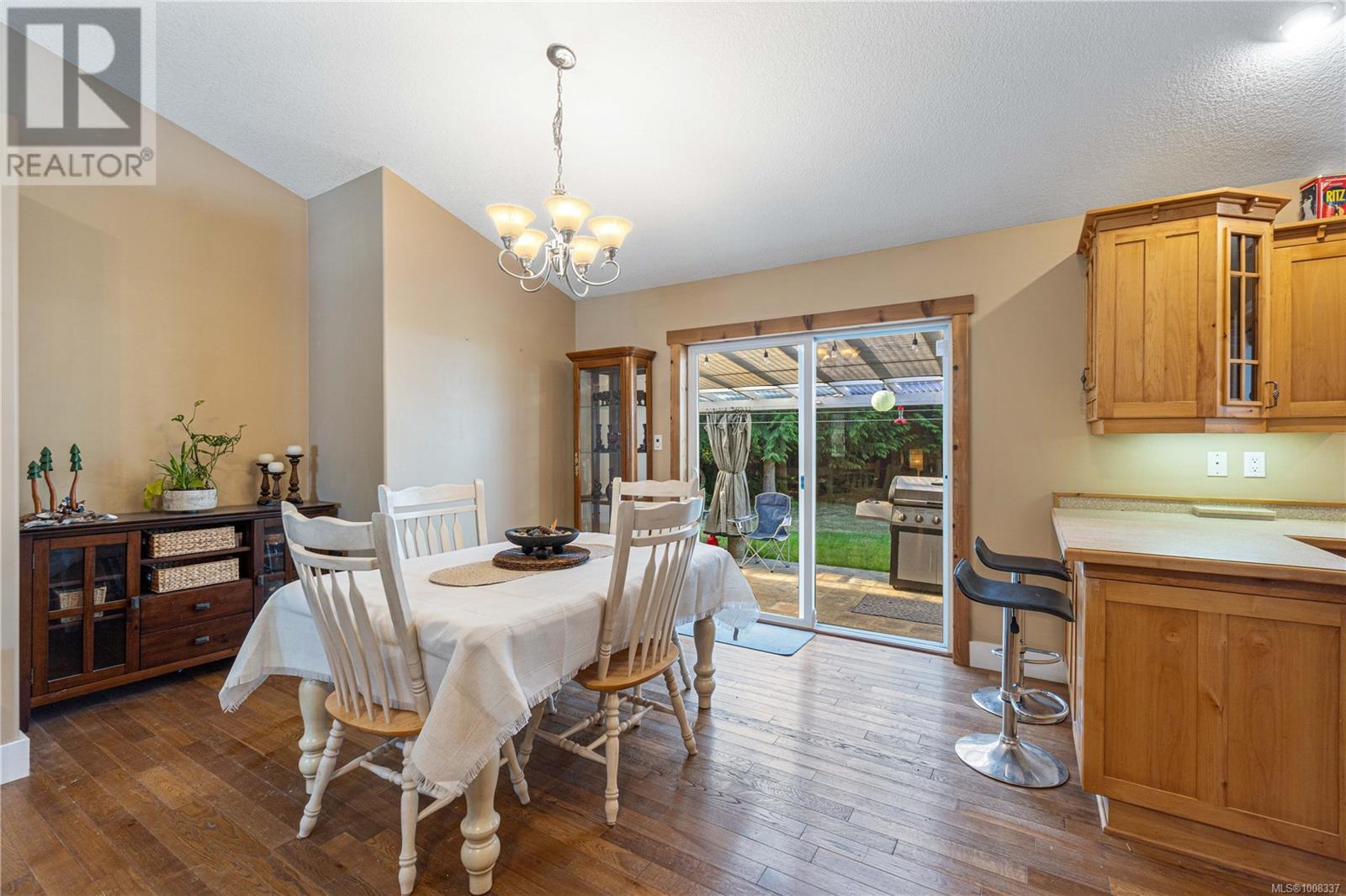 Photo 9 of 1780 Ashling Rd, Qualicum Beach BC