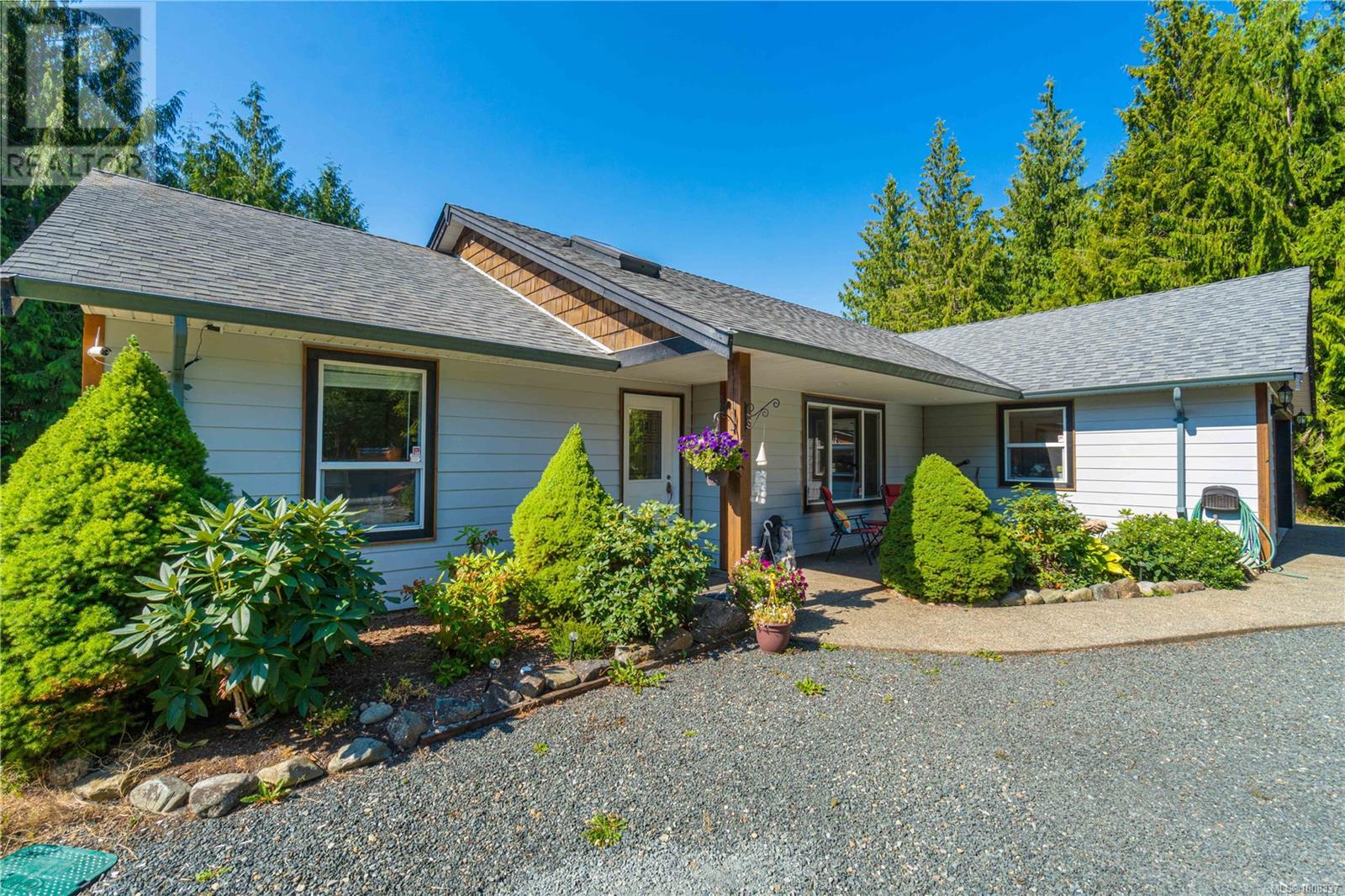 Photo 23 of 1780 Ashling Rd, Qualicum Beach BC