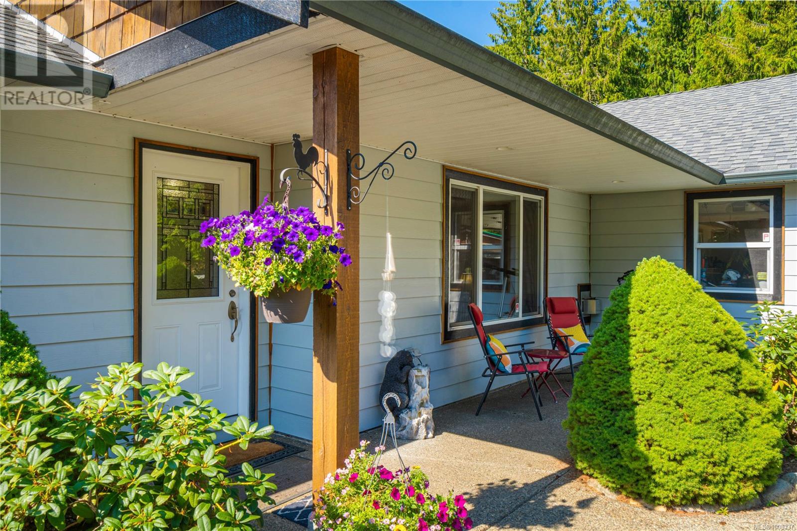 Photo 20 of 1780 Ashling Rd, Qualicum Beach BC