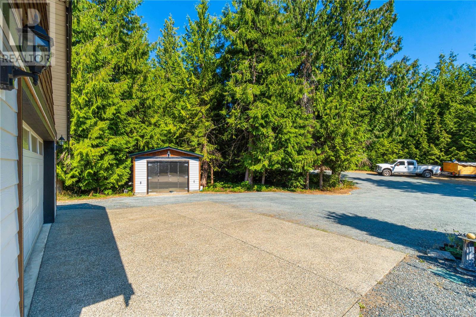 Photo 24 of 1780 Ashling Rd, Qualicum Beach BC