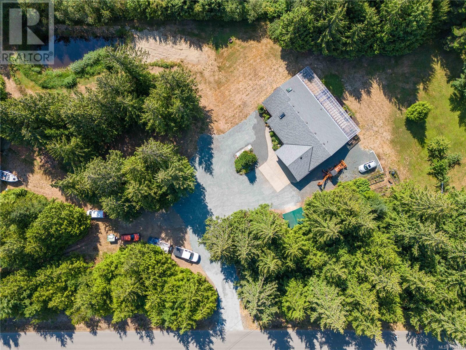 Photo 28 of 1780 Ashling Rd, Qualicum Beach BC