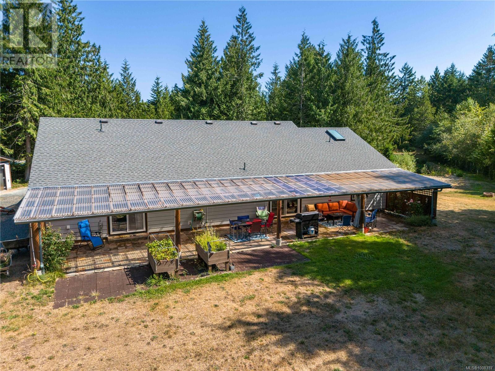 Photo 6 of 1780 Ashling Rd, Qualicum Beach BC