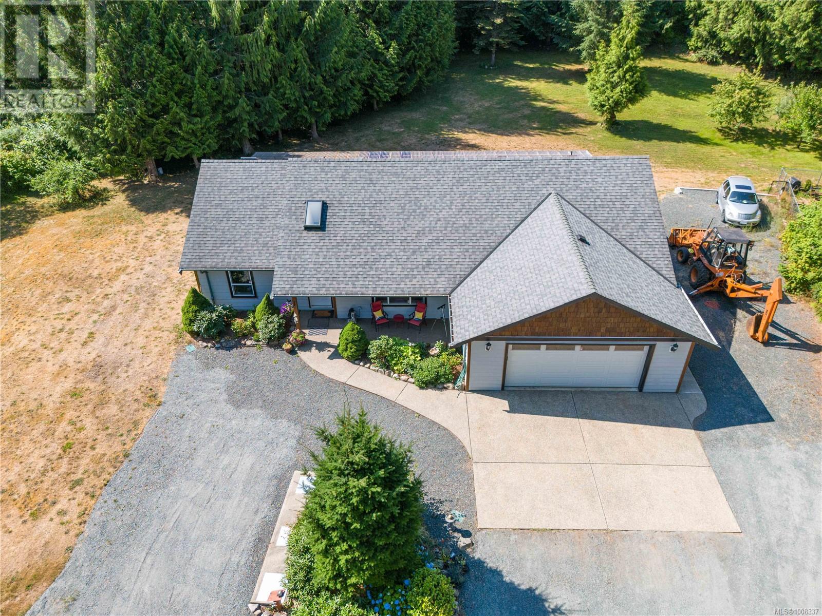 Photo 12 of 1780 Ashling Rd, Qualicum Beach BC