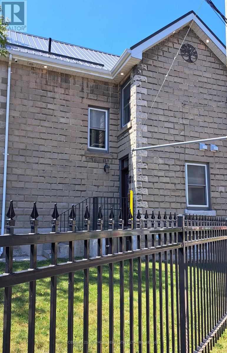Photo 4 of 45 Chestnut Street, Kingston ON