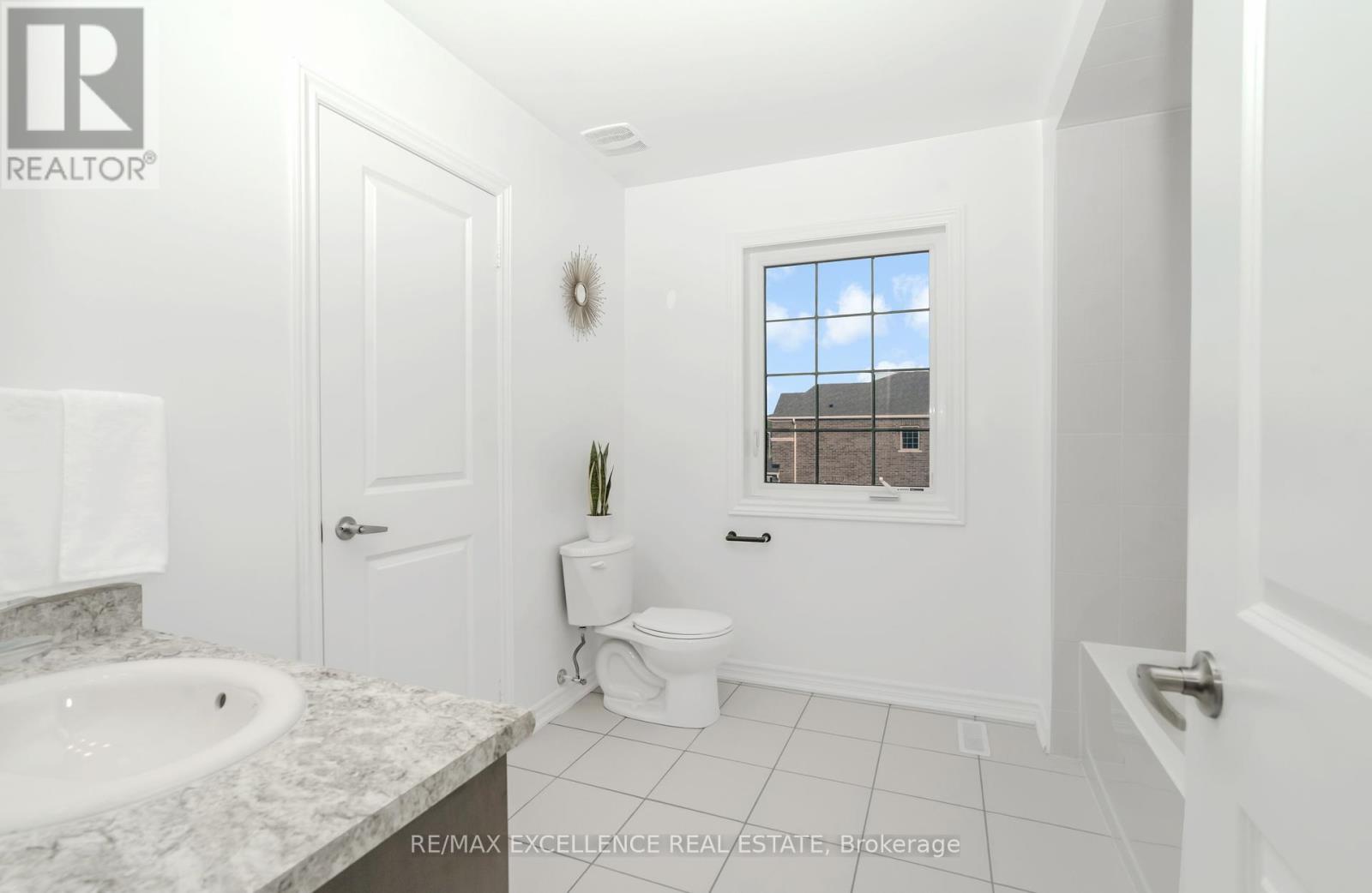 Photo 16 of 439 Vandusen Avenue, Southgate ON