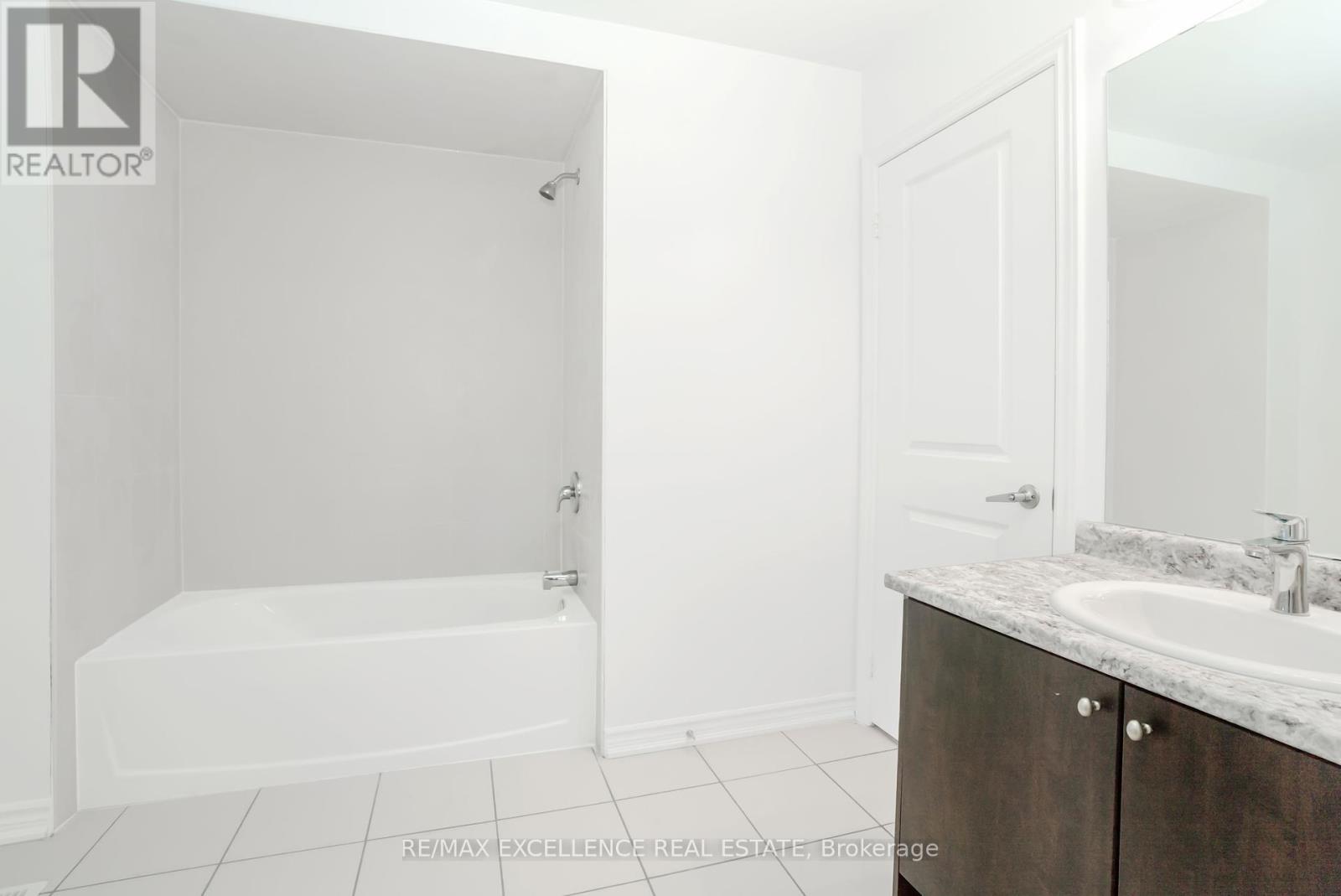 Photo 17 of 439 Vandusen Avenue, Southgate ON