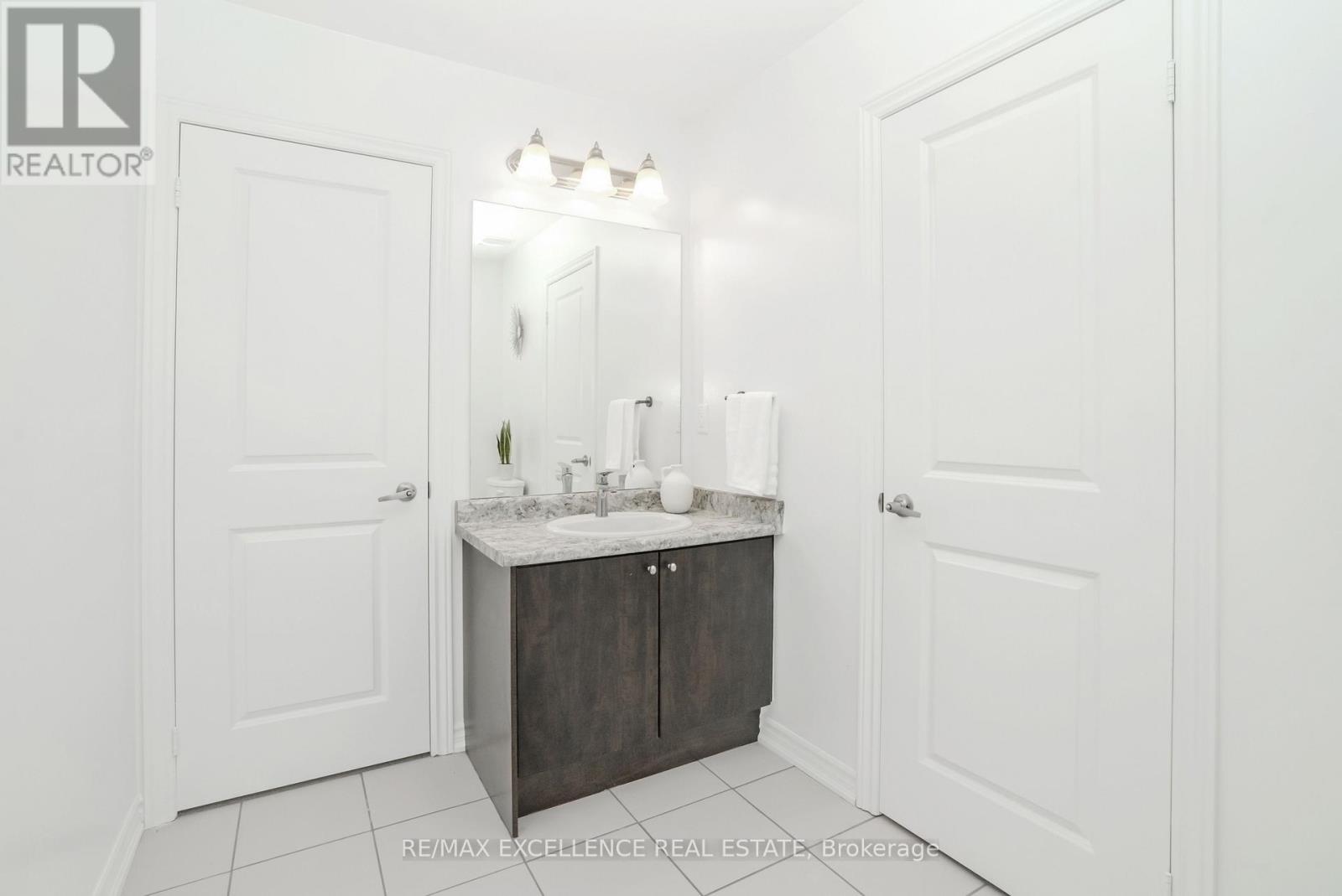 Photo 18 of 439 Vandusen Avenue, Southgate ON