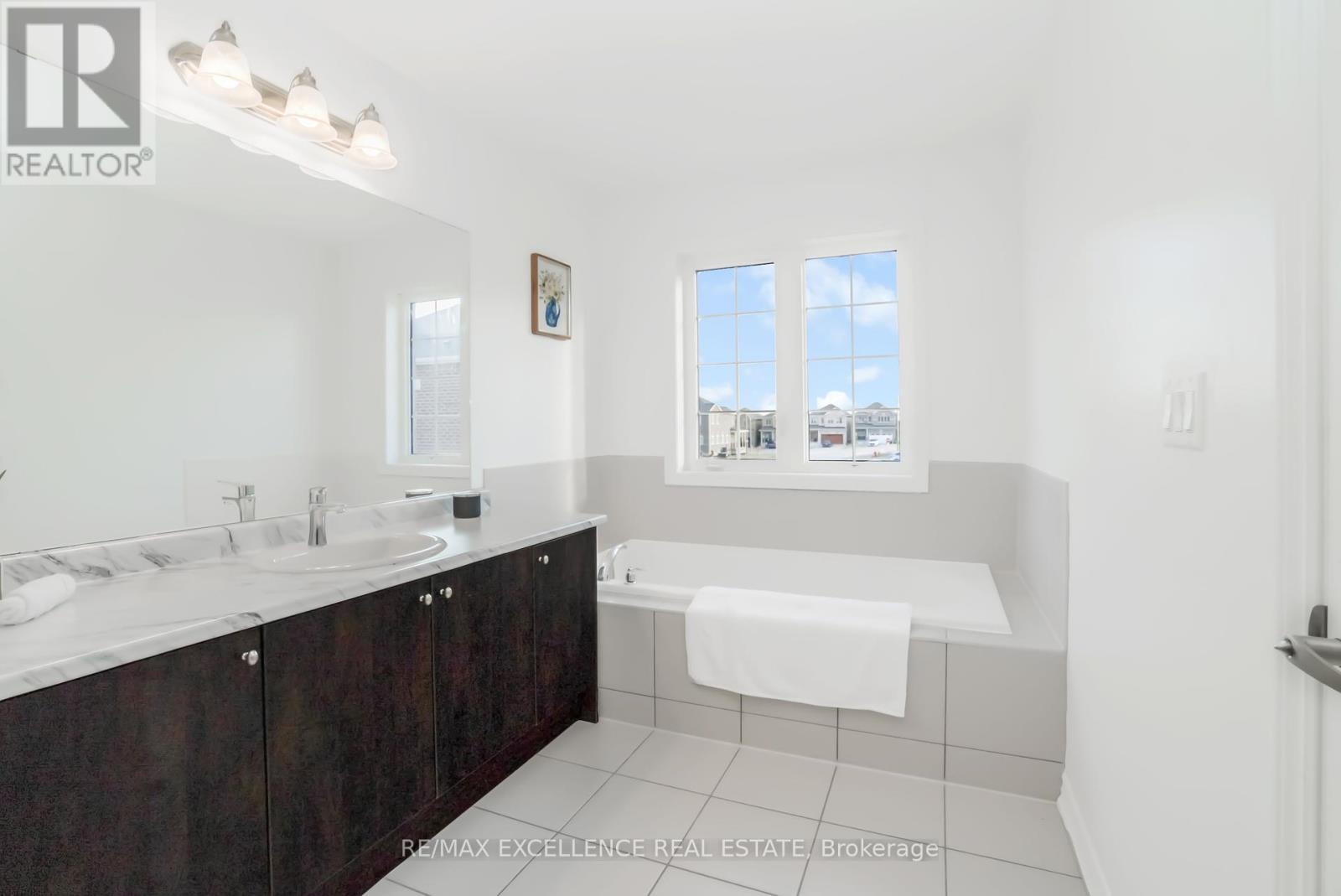 Photo 22 of 439 Vandusen Avenue, Southgate ON
