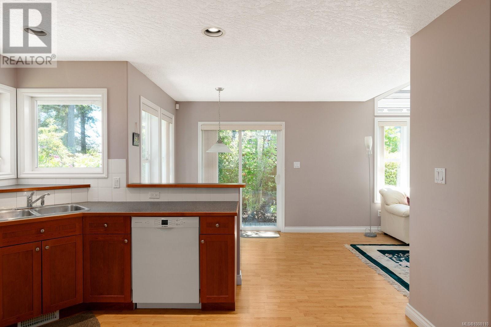 #3 707 GREENLEA DR - Image 8