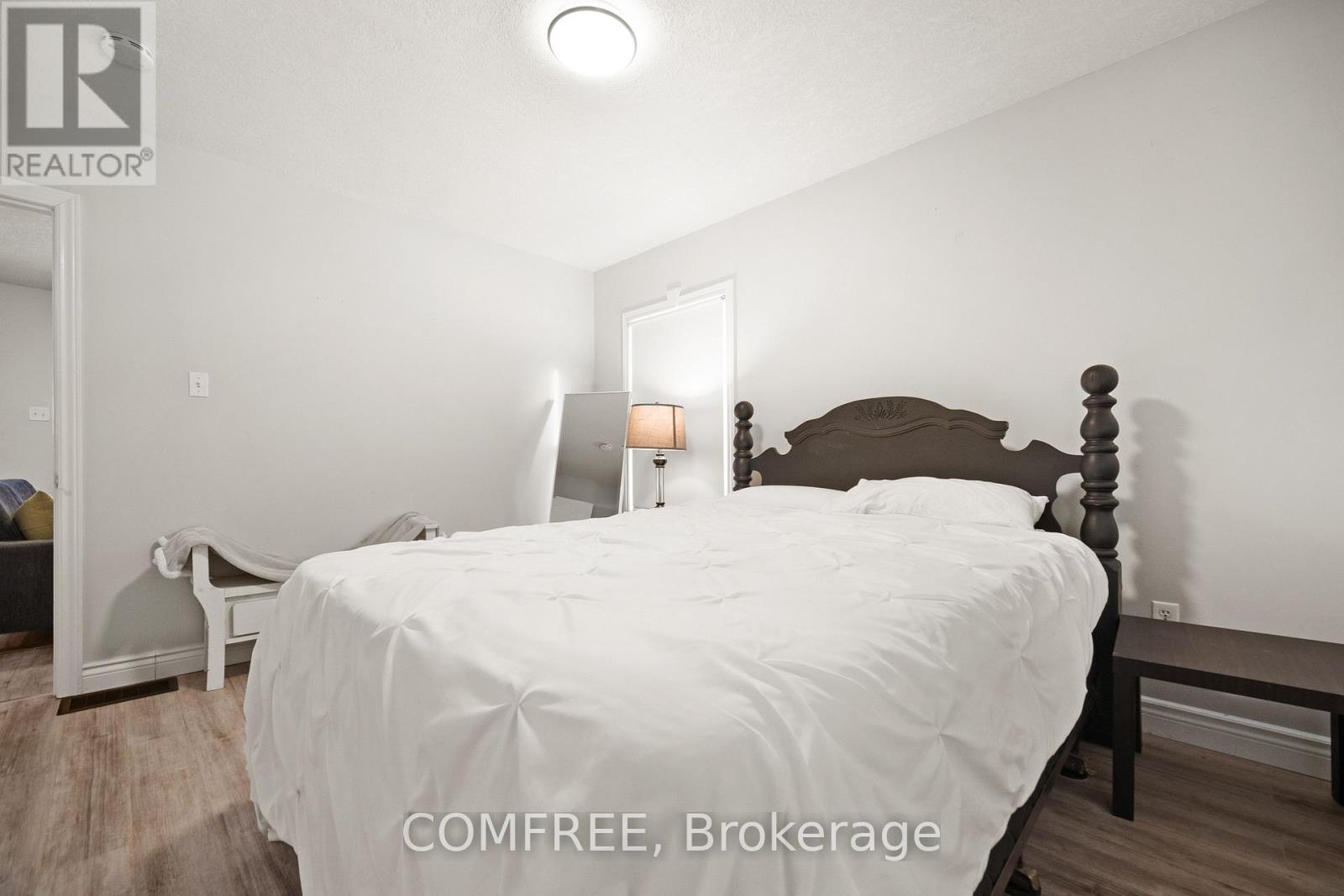Photo 8 of 190 Rathowen Street, London North ON