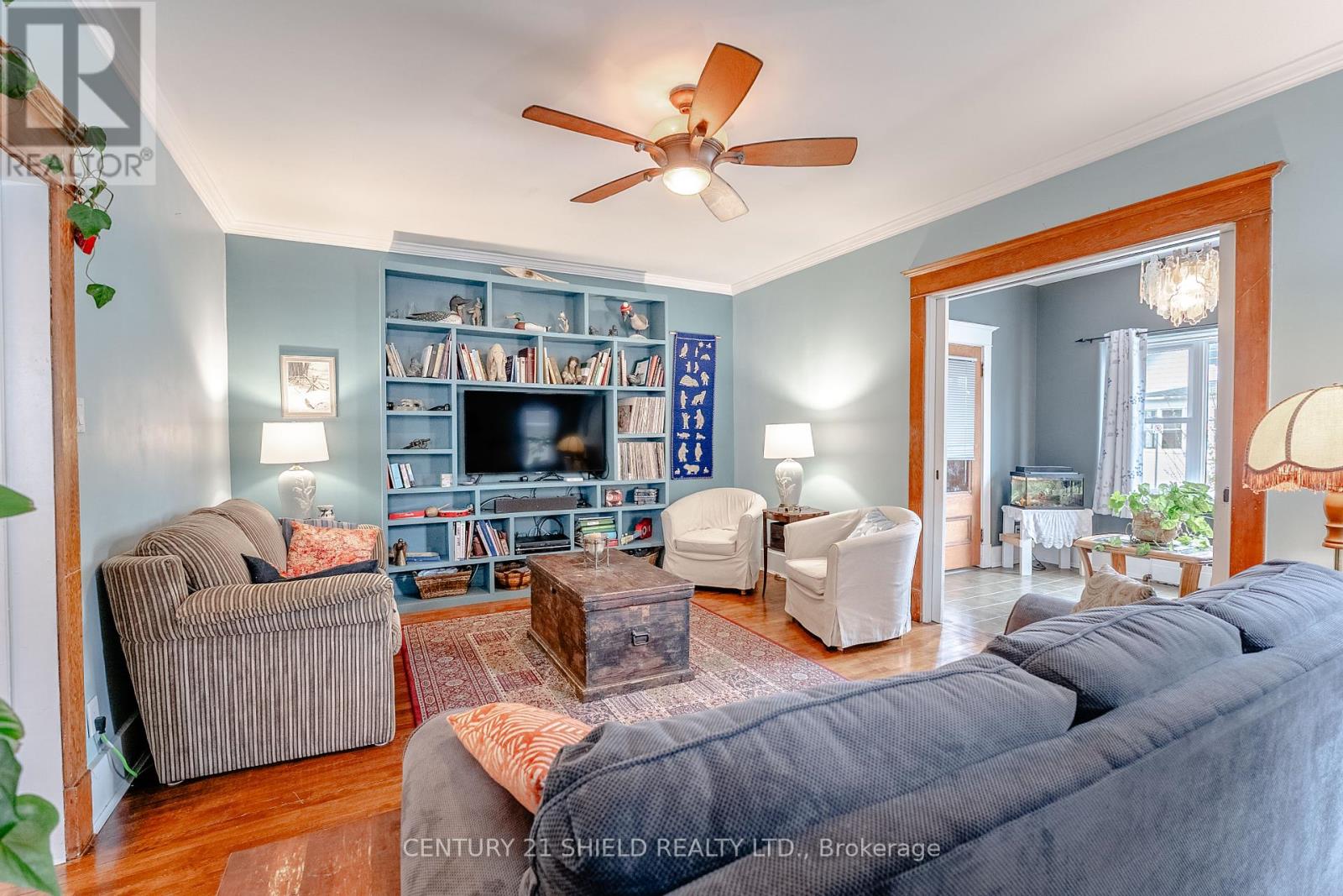 Photo 10 of 114 Gloucester Street N, Cornwall ON