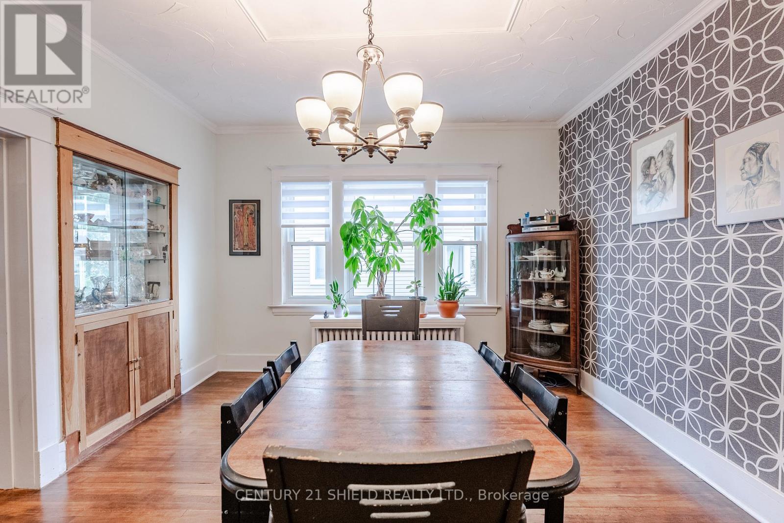 Photo 12 of 114 Gloucester Street N, Cornwall ON
