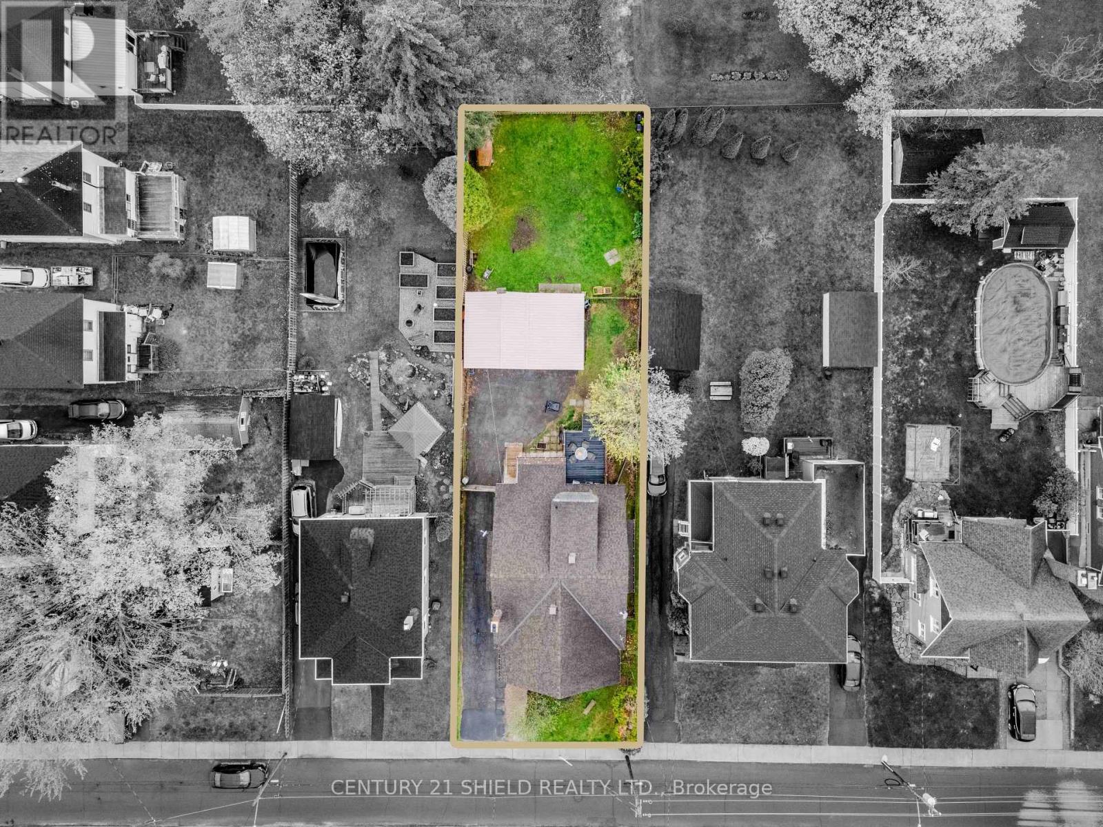 Photo 40 of 114 Gloucester Street N, Cornwall ON