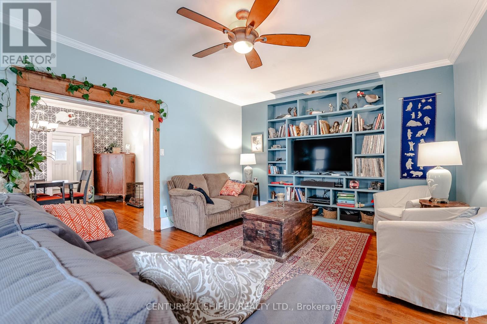 Photo 8 of 114 Gloucester Street N, Cornwall ON