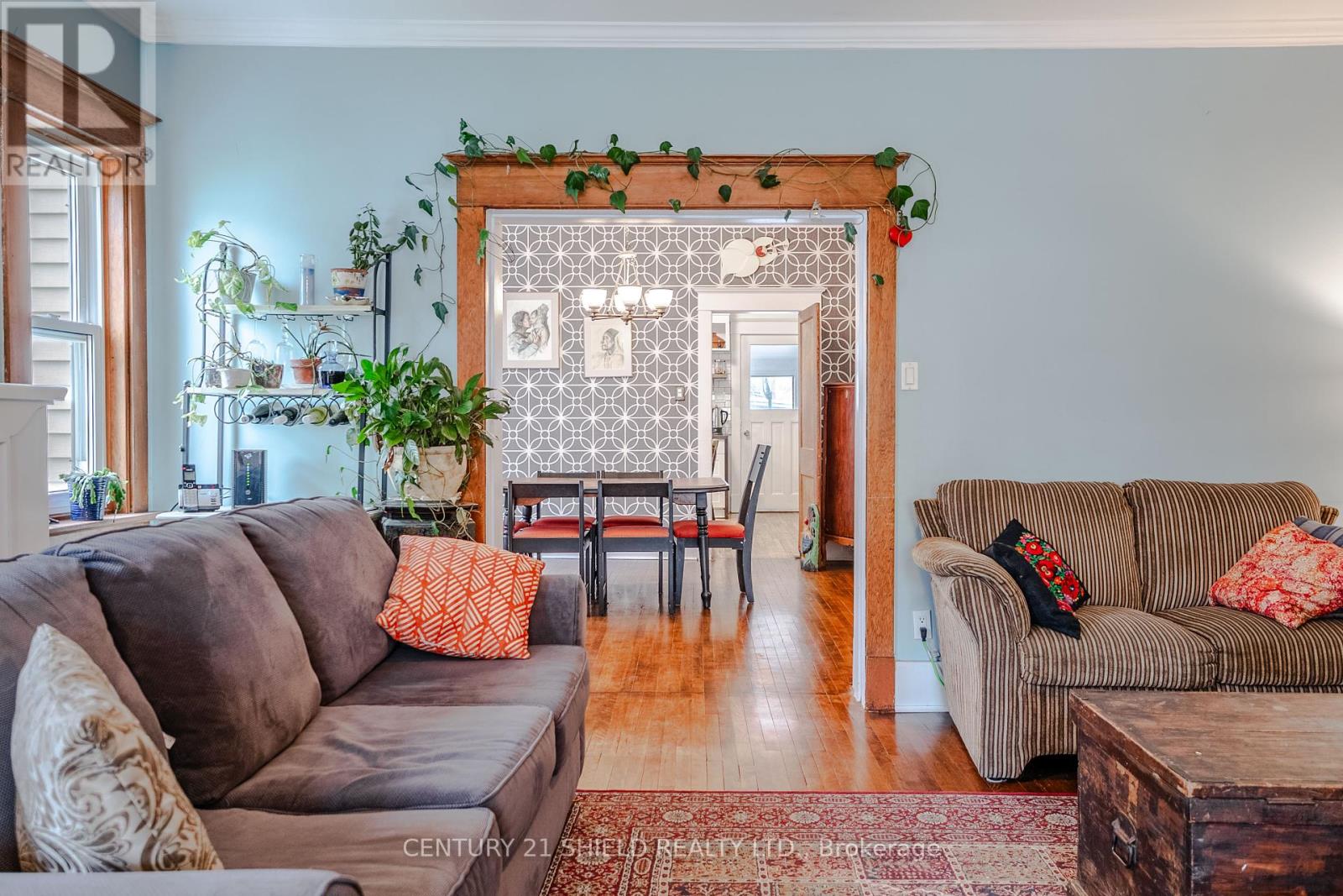 Photo 7 of 114 Gloucester Street N, Cornwall ON