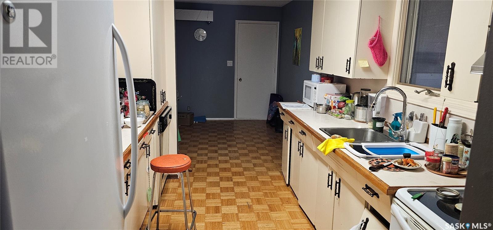 Photo 2 of 113 Jubilee Crescent, Rosetown SK