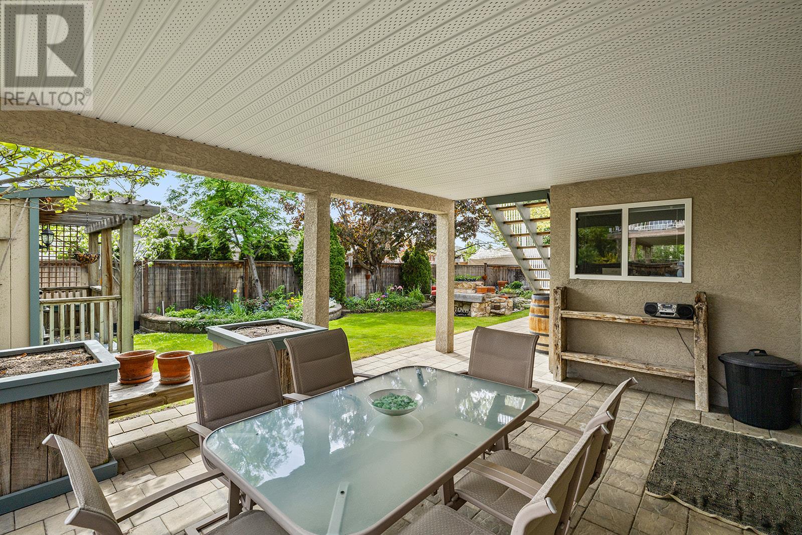 Photo 7 of 1619 Wilmot Court, Kelowna BC