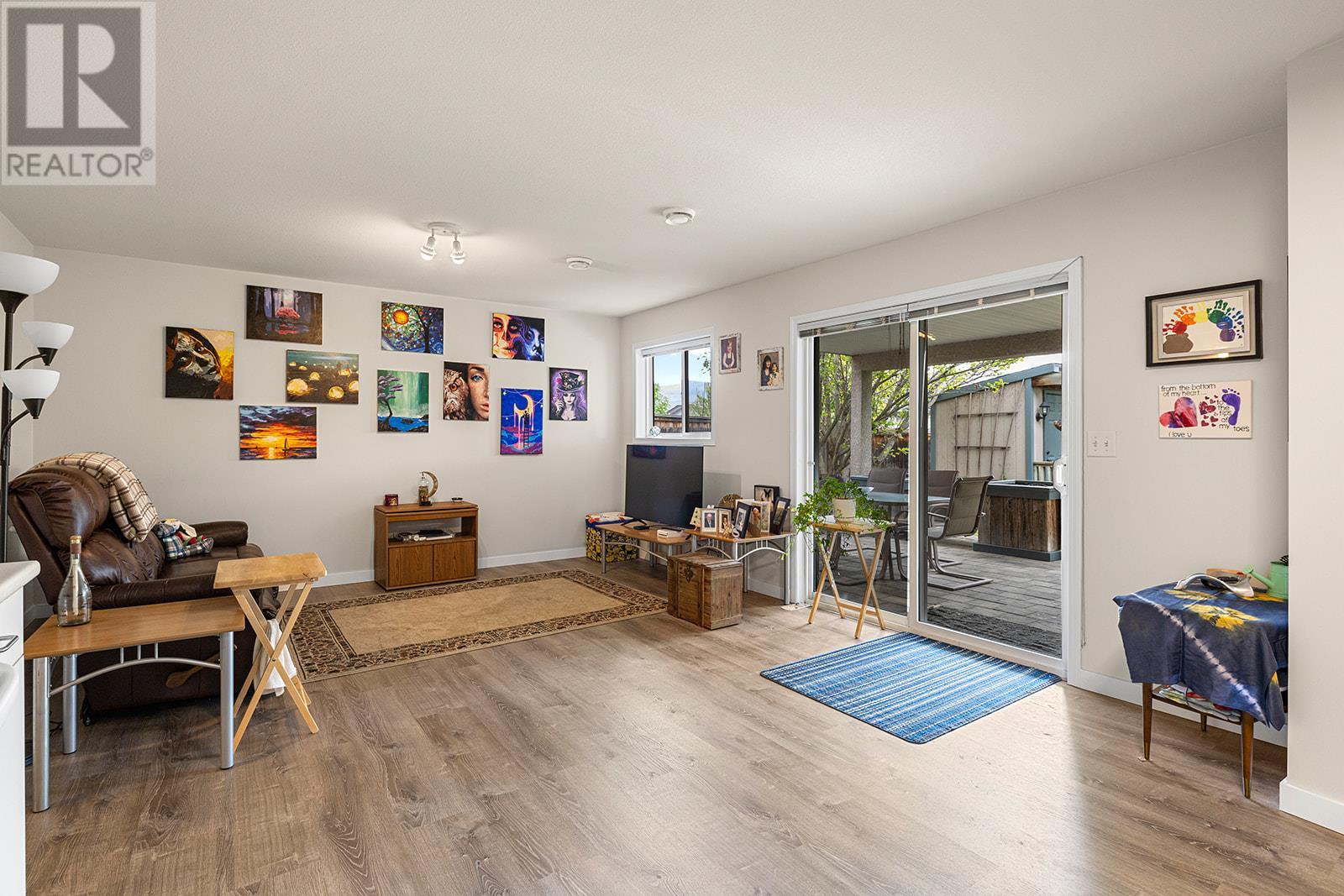 Photo 8 of 1619 Wilmot Court, Kelowna BC