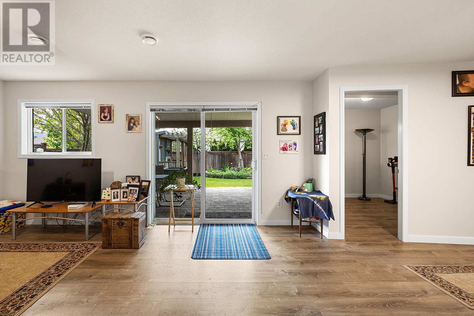 Photo 9 of 1619 Wilmot Court, Kelowna BC