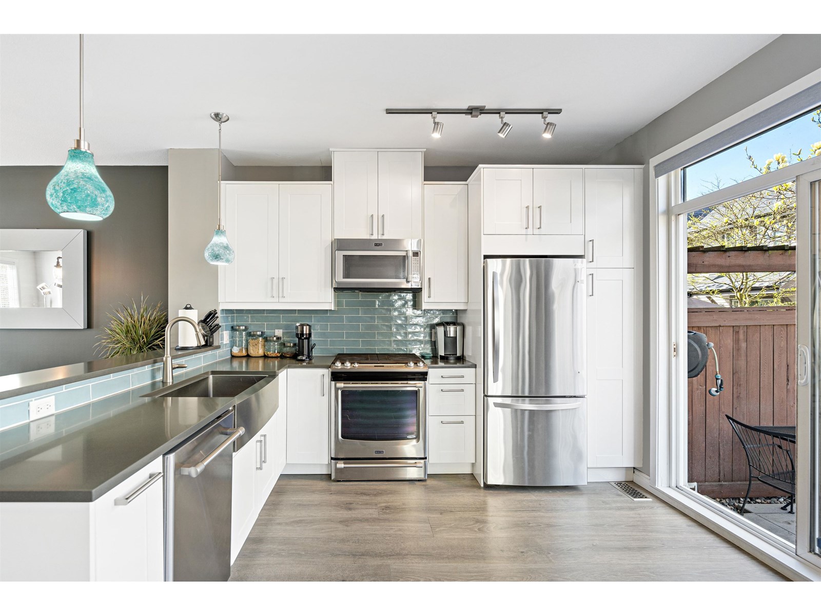 Photo 2 of 129 18777 68 A Avenue, Surrey BC