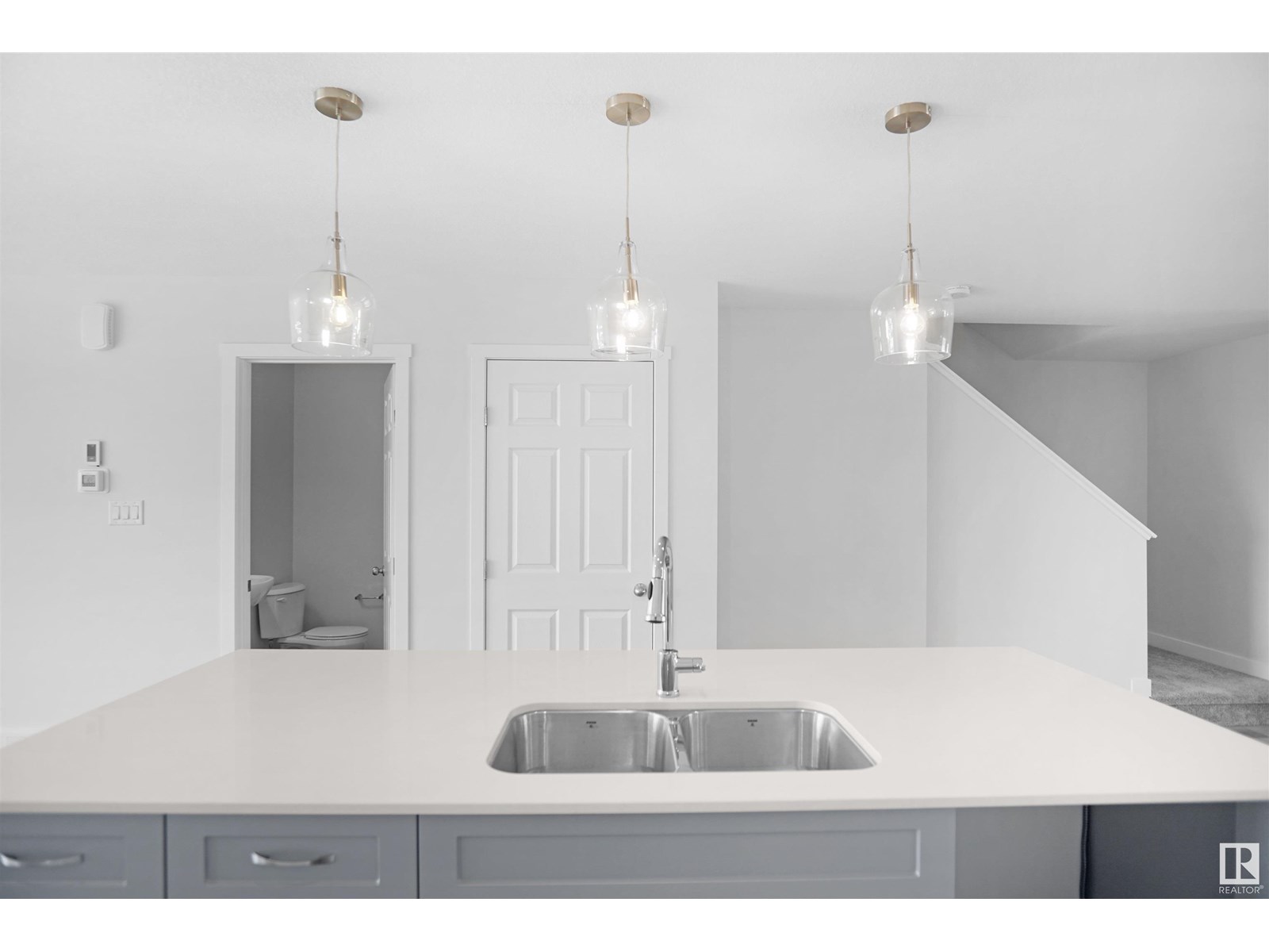 Photo 10 of 408 176 Av Ne, Edmonton AB