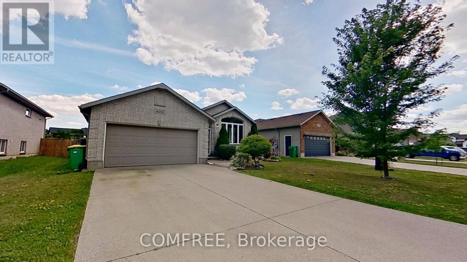 Photo 2 of 4012 Edward Street, Petrolia ON