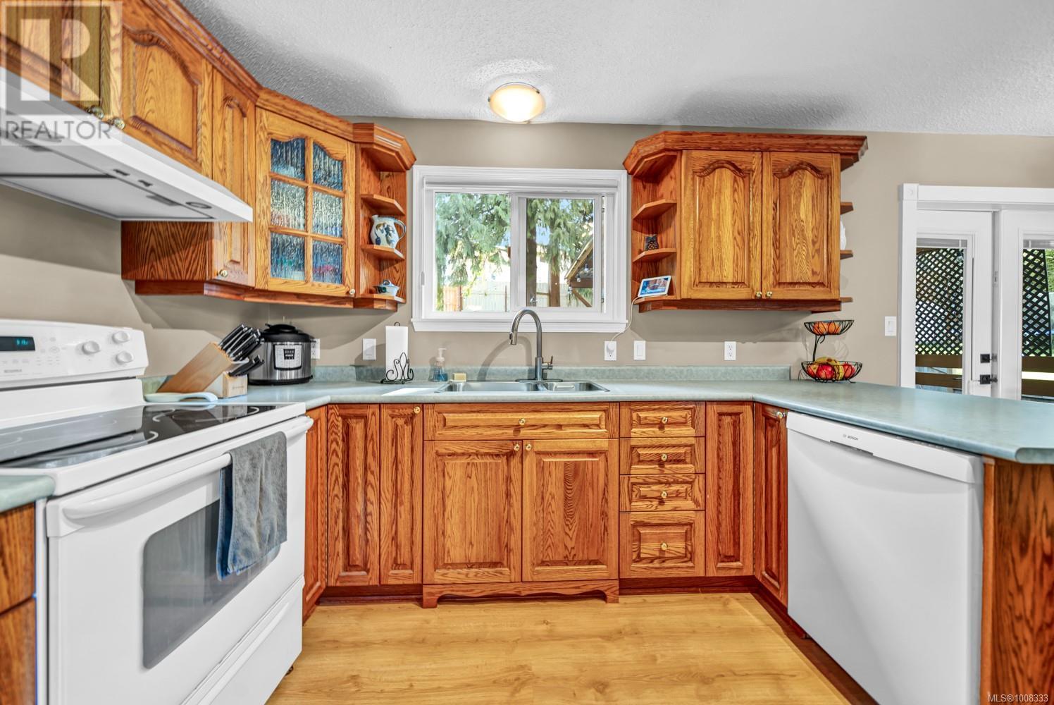 1208 Cloke Rd, Ladysmith