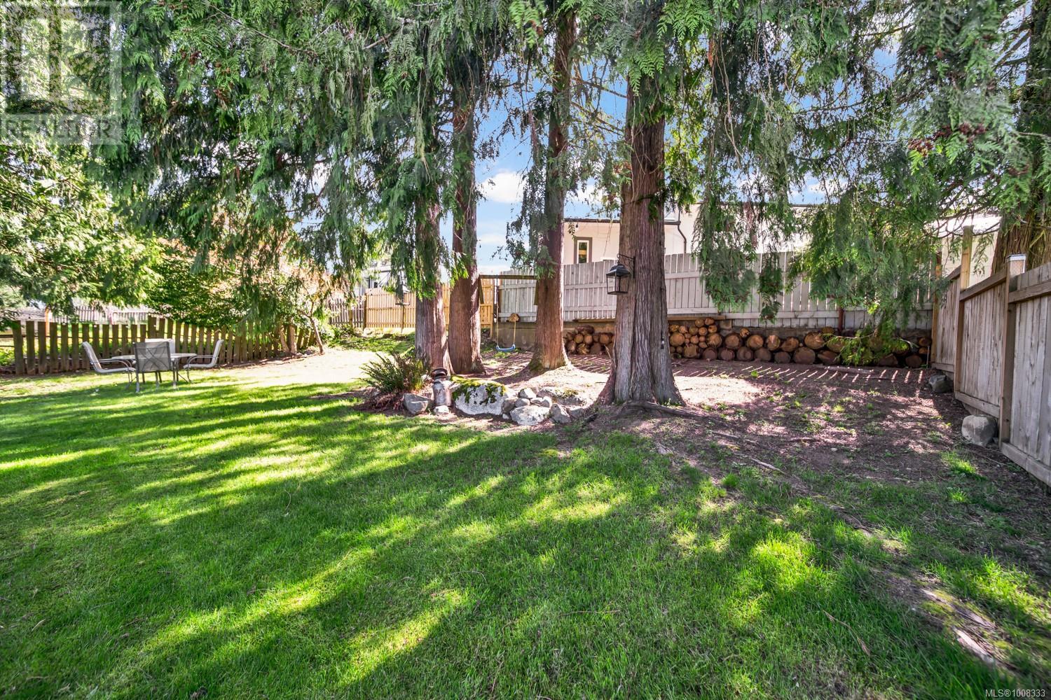 1208 Cloke Rd, Ladysmith