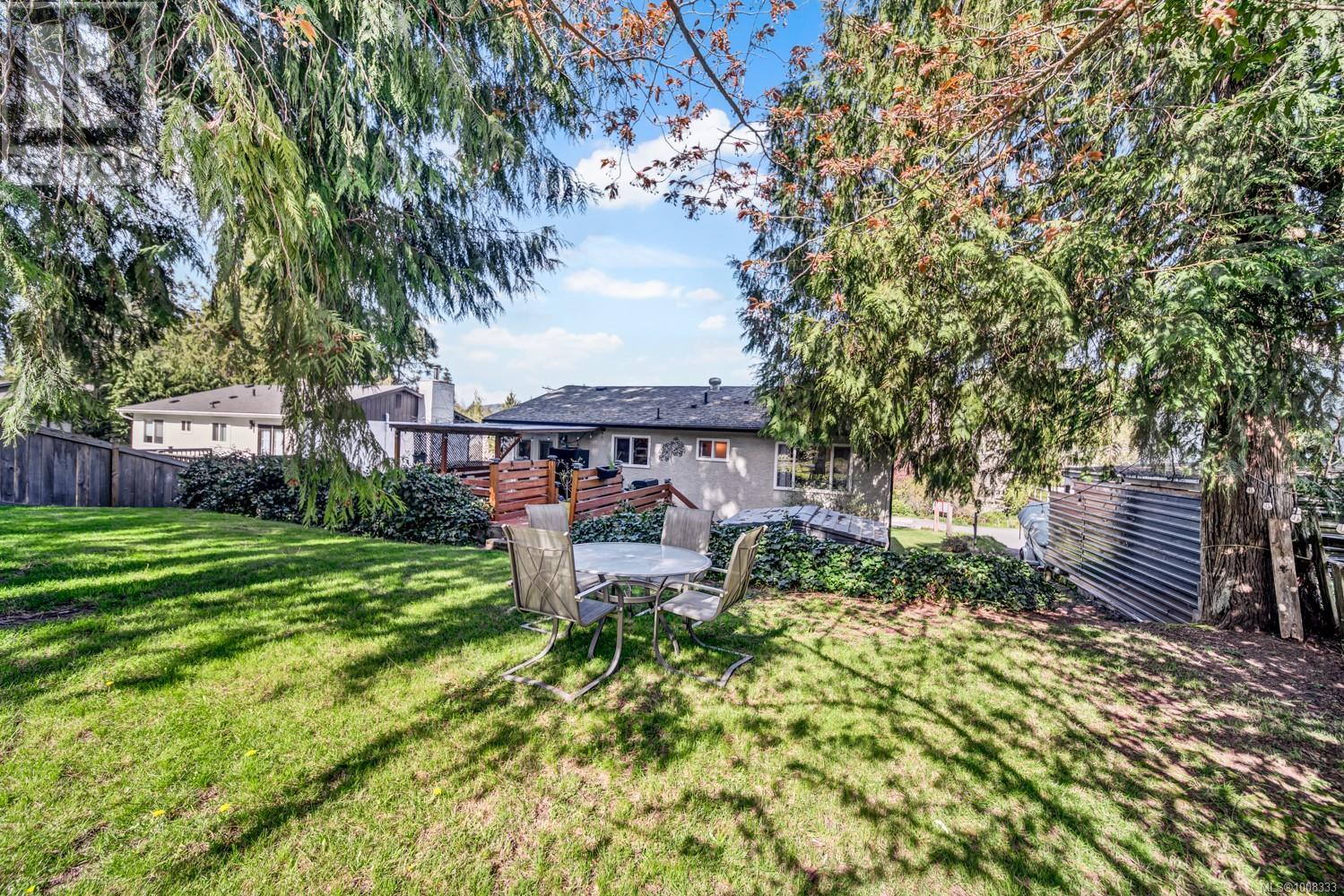 1208 Cloke Rd, Ladysmith
