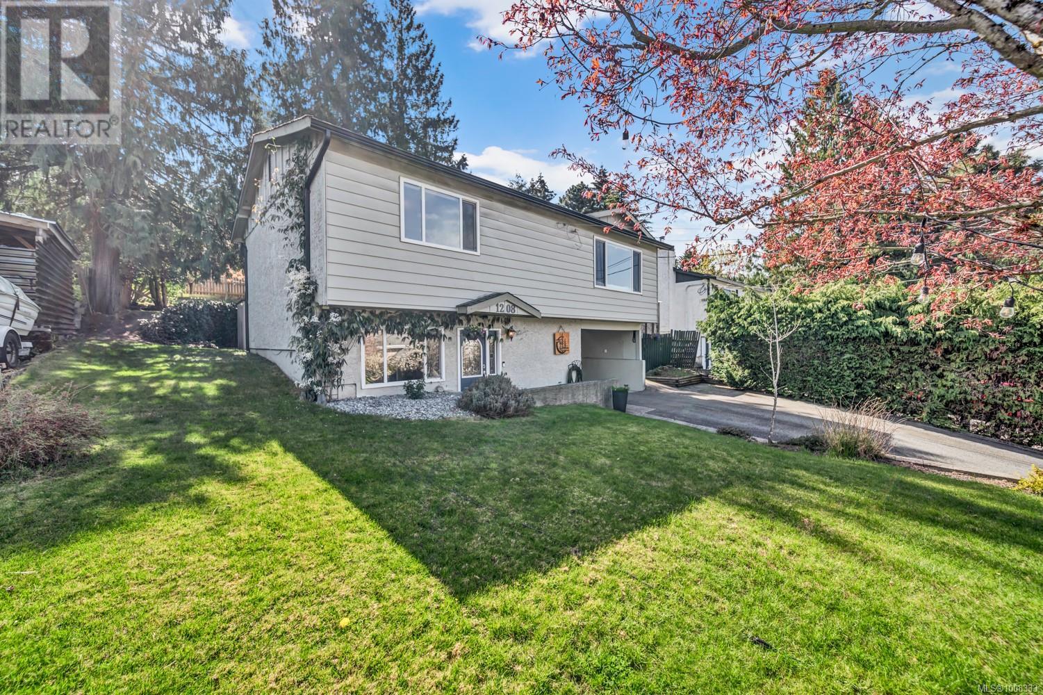 1208 Cloke Rd, Ladysmith