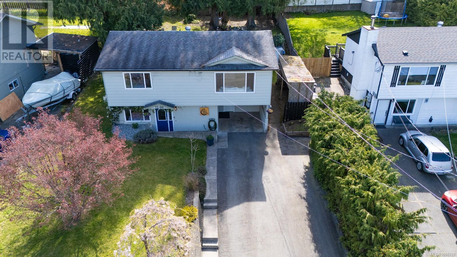 1208 Cloke Rd, Ladysmith