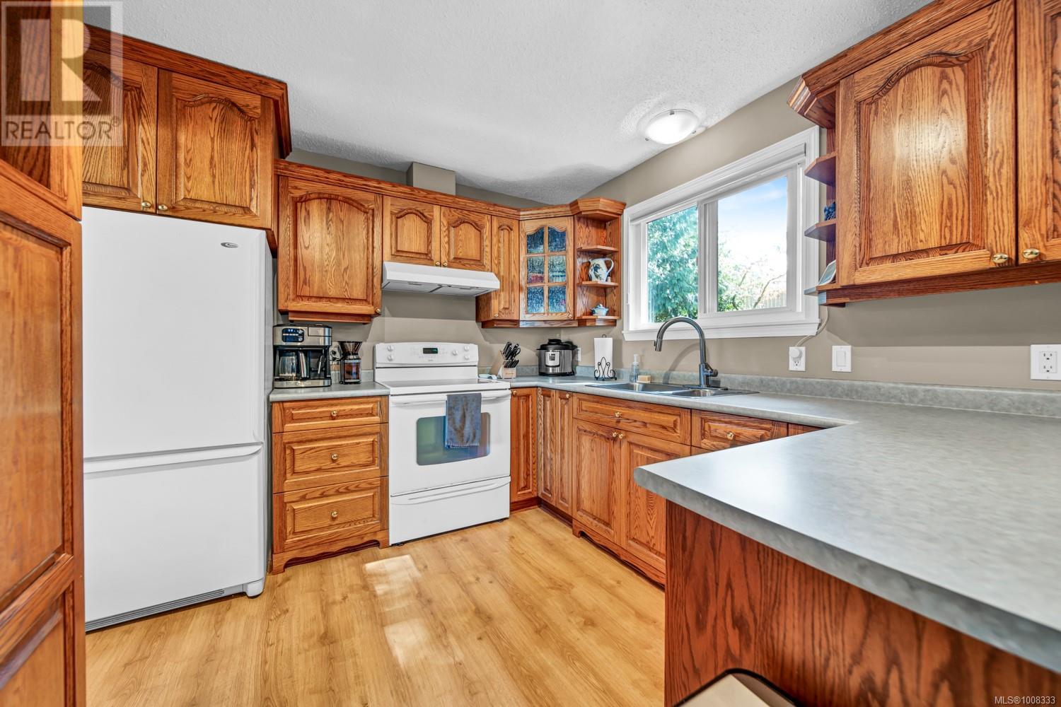 1208 Cloke Rd, Ladysmith