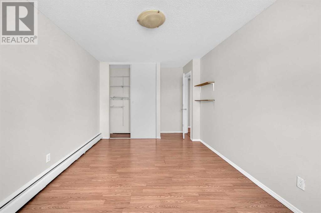 Photo 16 of 21 3809 45 Street Sw, Calgary AB