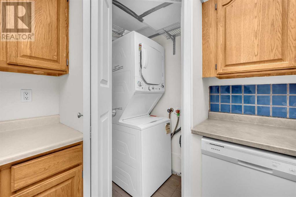 Photo 9 of 21 3809 45 Street Sw, Calgary AB