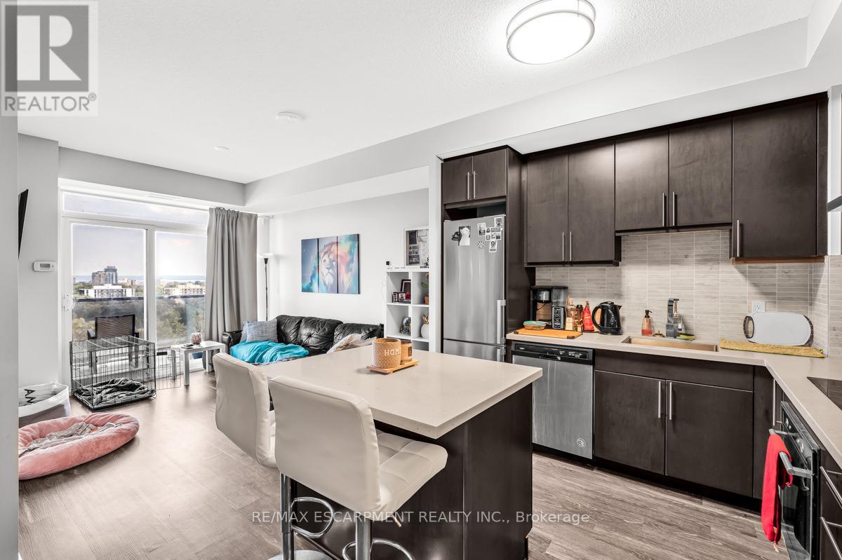 Photo 10 of 1005 2093 Fairview Street, Burlington ON