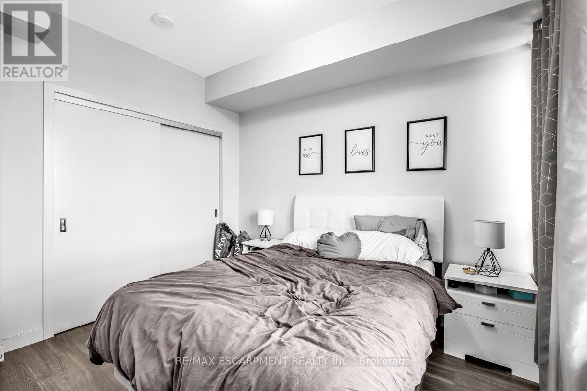 Photo 14 of 1005 2093 Fairview Street, Burlington ON
