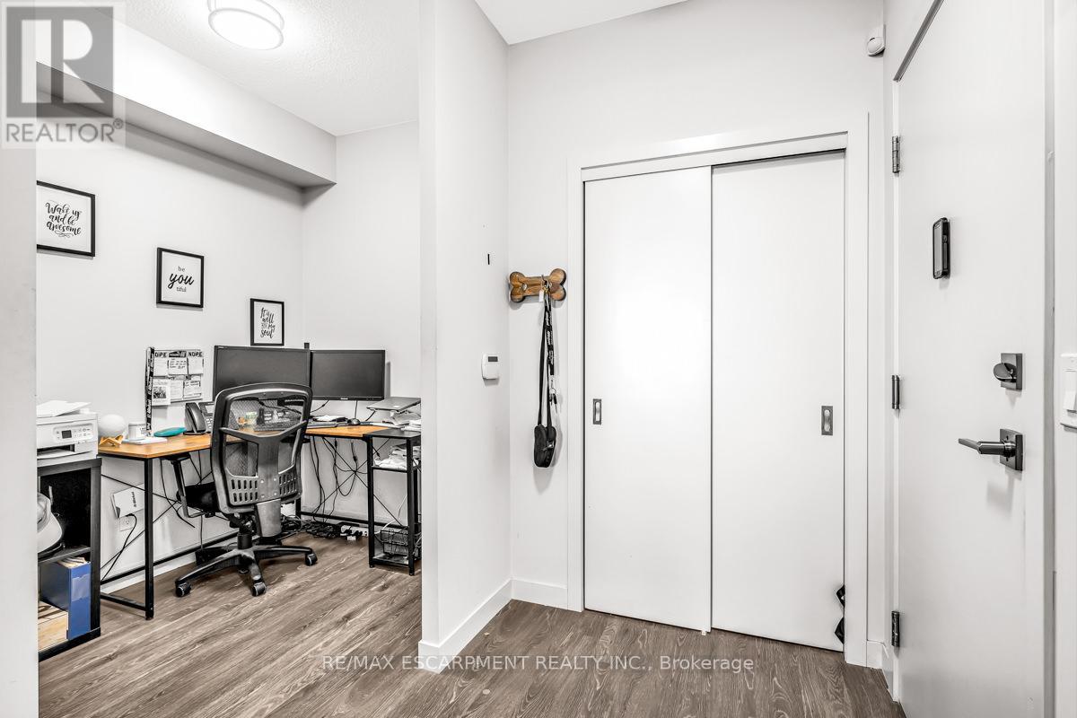 Photo 6 of 1005 2093 Fairview Street, Burlington ON