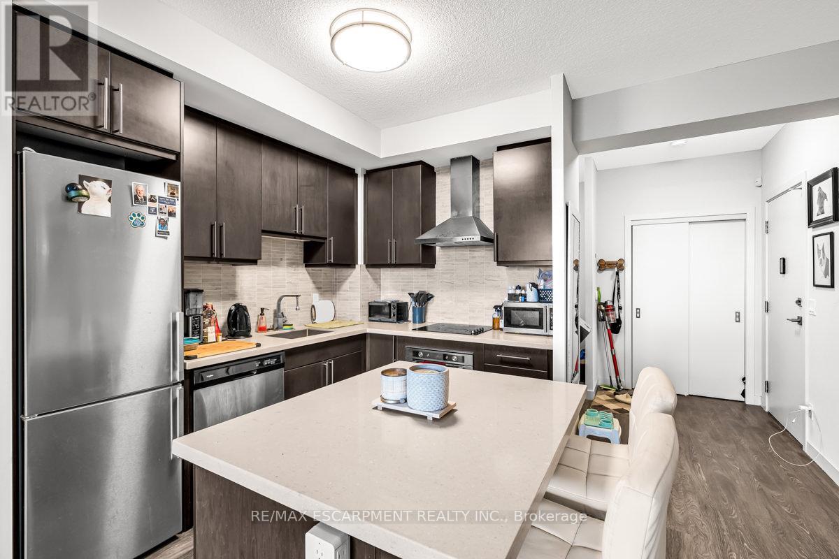 Photo 7 of 1005 2093 Fairview Street, Burlington ON