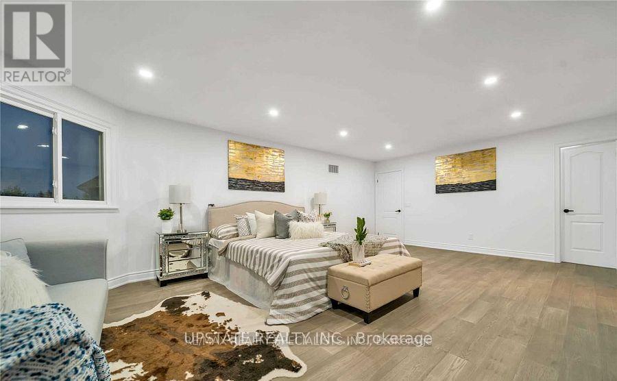 Photo 28 of 70 Pleasant Valley Place, Brampton ON